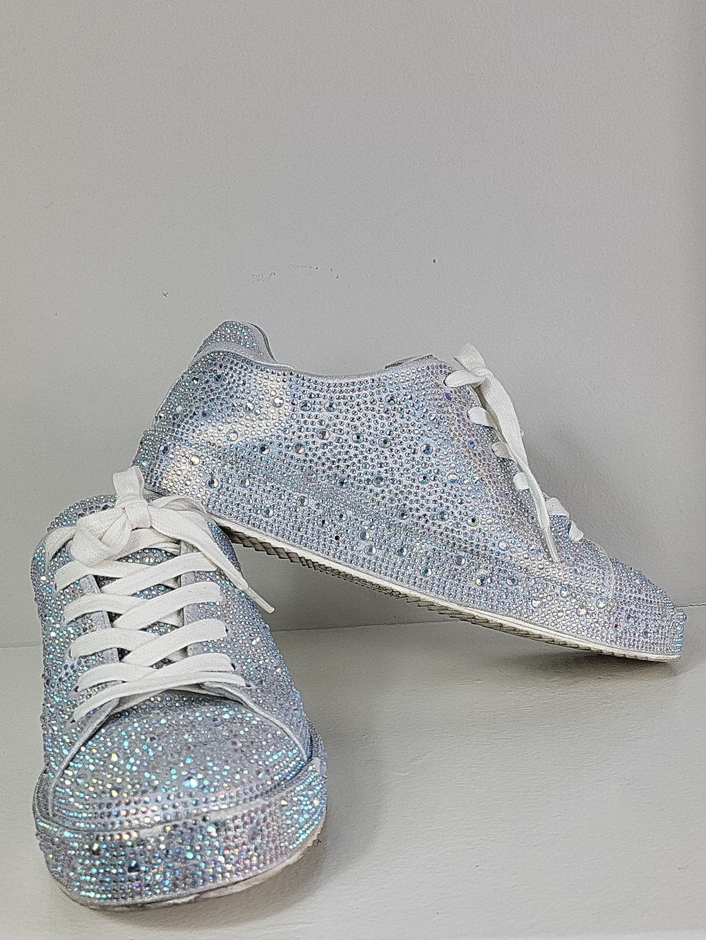 INC International Concepts LOLAF Silver Bling Women's Low Top Sneakers. Size 7.5